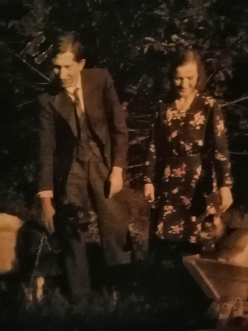 Et bilde som inneholder tekst, person, utendrs, stende

Automatisk generert beskrivelse